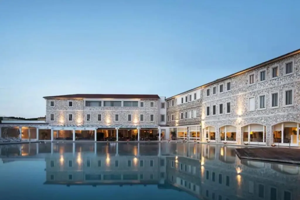 Private 2 Bedrooms Home In Saturnia Centre Italy